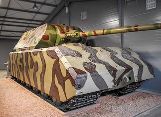 Panzerkampfwagen VIII Maus: ontwerp en inzet Panzerkampfwagen VIII Maus tentoongesteld in het Kubinka tankmuseum, zwaar gepantserd prototype uit 1944