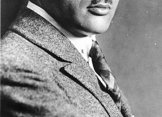 Karl Holz: Gauleiter van Franken en Neurenberg Karl Holz, Gauleiter van Franken en SA-Gruppenführer, nationaalsocialistisch partijfunctionaris in Duitsland tijdens de Tweede Wereldoorlog.