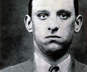 Karl Silberbauer, Anne Frank en de arrestatie 1944 Portret van Karl Josef Silberbauer, lid van SS, SD en Gestapo, vermoedelijk gefotografeerd tussen 1939 en 1943, fotograaf onbekend.