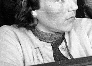 Elisabeth Becker Stutthof 1944 1946 proces Elisabeth Becker tijdens het Stutthofproces in de rechtbank van Gdańsk, waar zij terechtstond voor haar rol als kampbewaker