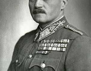 Dezső László en het Eerste Hongaarse Leger Portret van kolonel-generaal Dezső László in Hongaars militair uniform met onderscheidingen tijdens de Tweede Wereldoorlog