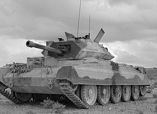 Crusader tank Noord-Afrika 1941 Crusader Mk III tank van het Britse leger tijdens de Noord-Afrikaanse campagne in 1943 in woestijnterrein.