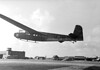 DFS 230 Duits transportzweefvliegtuig 1937-1945 Lastensegler DFS 230 met registratie LB+1-101 tijdens de landing op een vliegveld