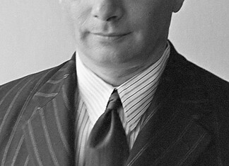 Simon Spoor: legercommandant in Nederlands-Indië Personeel van het Kabinet L.L. met generaal S.H. Spoor in burgerkleding tijdens een gezamenlijke opname.