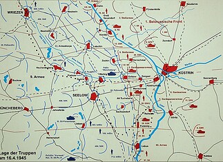Slag om de Seelower Hoogten: april 1945 Uitgangsposities van Duitse en Sovjettroepen aan de Oder op 16 april 1945, vóór de aanval richting Berlijn.