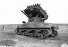 T40/M17 Whizbang VS 1944: raketwerper op Sherman Sherman-tank in Italië met aangepaste M17 Whizbang en 54 raketbuizen van 4,5 inch, december 1944.
