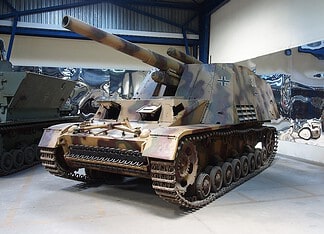 Hummel: Duitse 150mm-houwitser in WO2 schrijf het volgende, 1 omschrijf voor alt text in 125 tekens:, 2 titel deze begint altijd met Afbeelding 3 omschrijf voor Caption: ,4 omschrijf voor Description