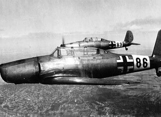 Arado Ar 96: Duits lesvliegtuig van de Luftwaffe Arado Ar 96 B, Duits lesvliegtuig van de Luftwaffe uit 1939-1945 met een Argus As 410-motor.